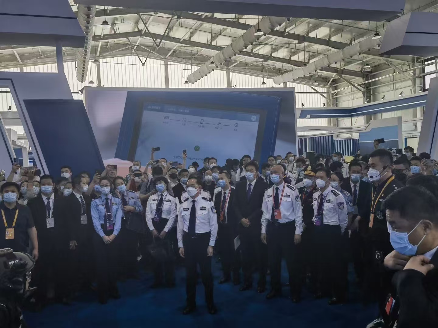 警用装备展会领导亲临现场指导2.jpg